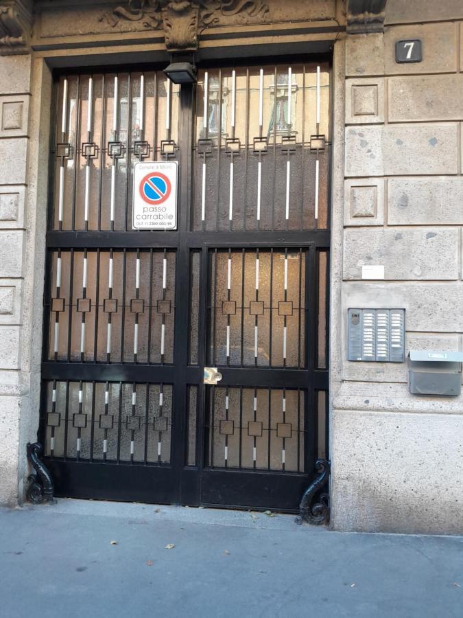 Appartamento Martina, Silenzioso A 100 Metri Dalla Metropolitana Milan Luaran gambar